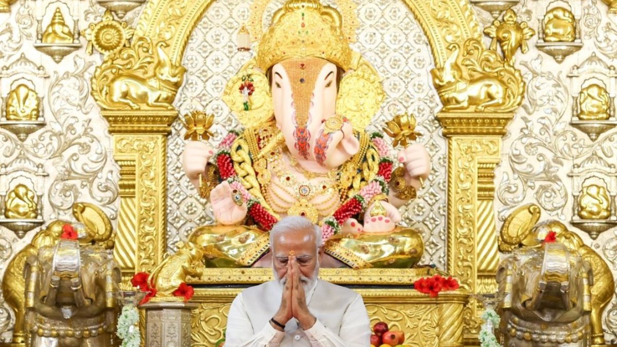 PM Narendra Modi Visits Pune’s Famous Dagdusheth Ganpati Temple; Here’s Why You Should Too