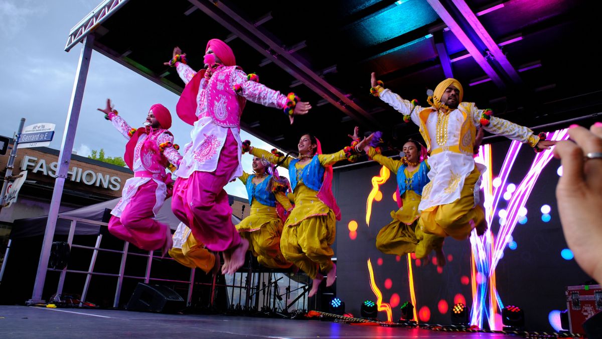 Toronto Mayor Dances To Bhangra Beats At The Gerrard India Bazaar, Attended By 30,000 People