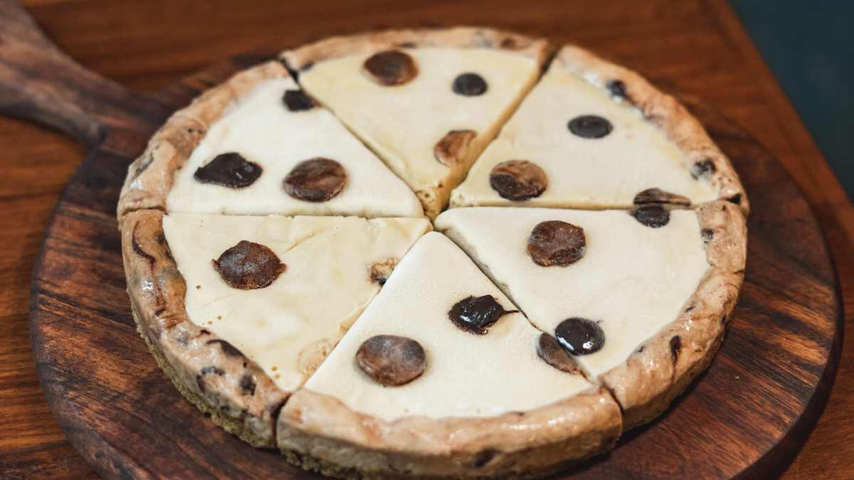 Bangaloreans, Get Your Hands On The City’s First Ever Ice Cream Pizza, Double D’oh Delight