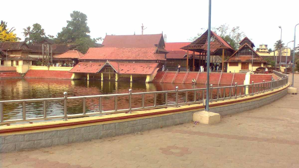 6 To 8 Hours Wait For Darshan At Guruvayur Temple In Kerala, Complains Devotee; Netizens React