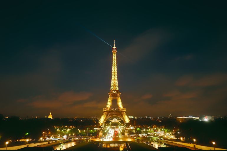 drunk tourists Eiffel Tower