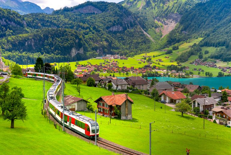 switzerland, franc, rising currency rates, asian tourist in switzerland, travelling in swizterland, swiss currency, market rates