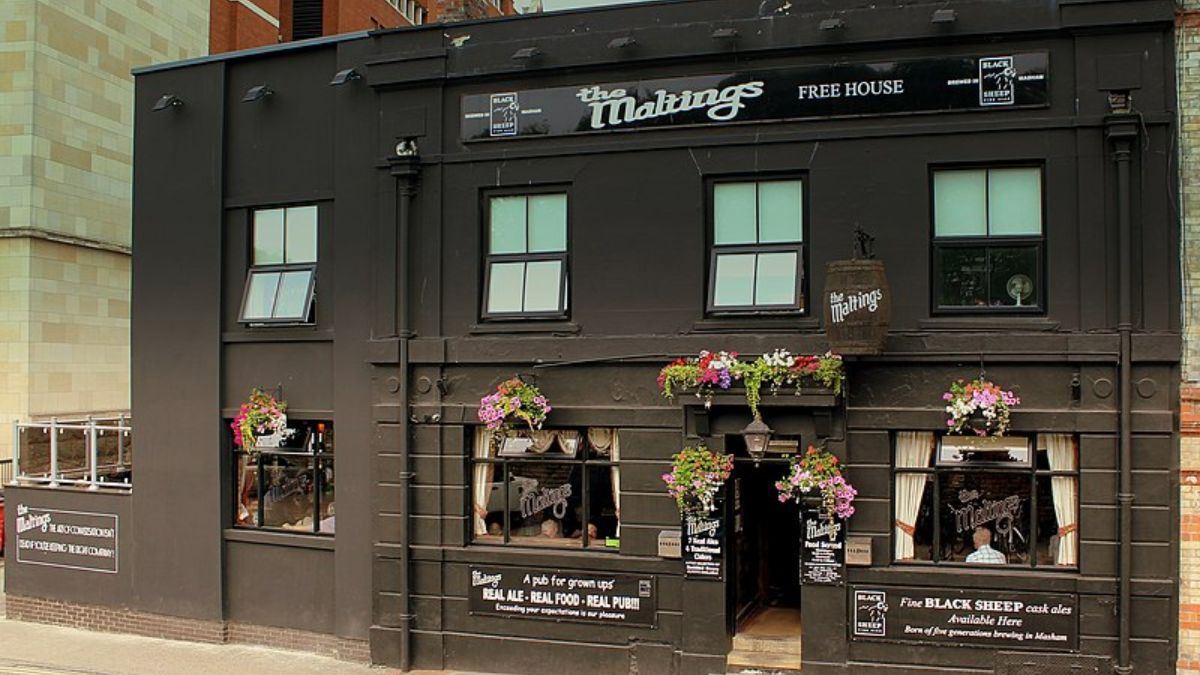 UK’s Strictest Pub To Shut Down After 31 Years; Now On Sale For £1.5 Million