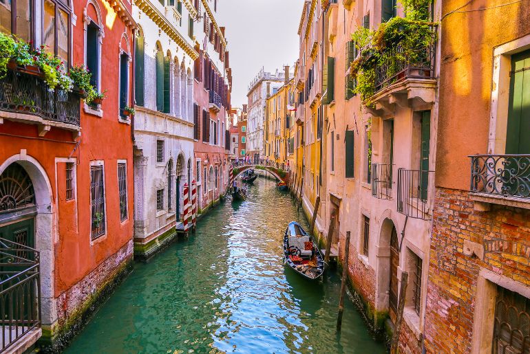 Venice, UNESCO, World heritage sites in danger list, is venice drowning? 