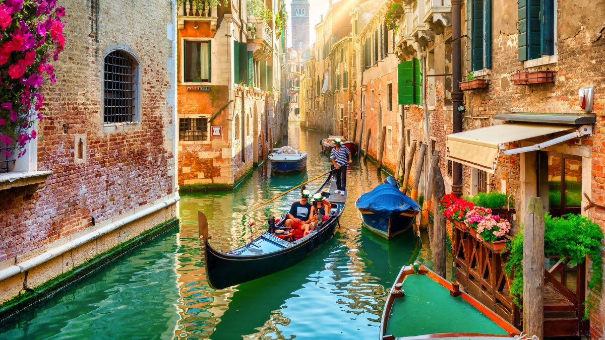 Venice, UNESCO, World heritage sites in danger list, is venice drowning?