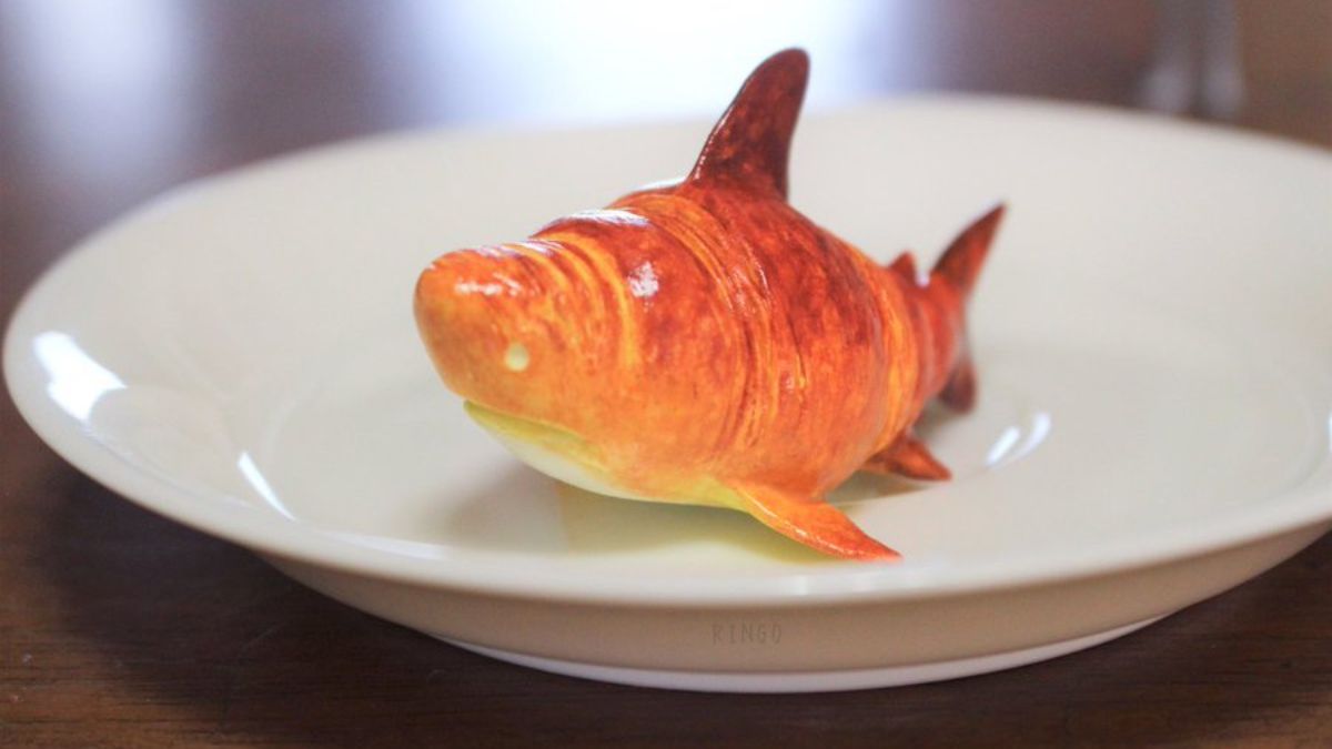 Croissant Baked In The Shape Of Shark! Netizens React To Croisshark & Say “I Want To Eat This”