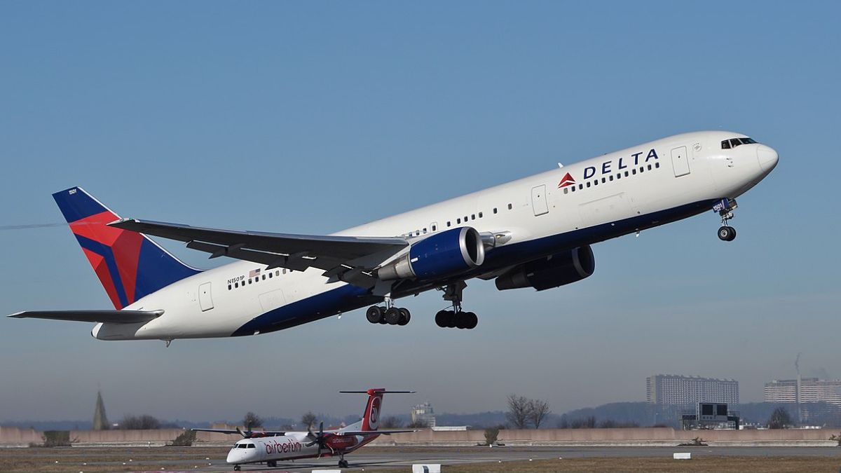 After 2 Hrs In Air, US-Barcelona Delta Flight Returned For Cleaning As Passenger Suffers Diarrhoea