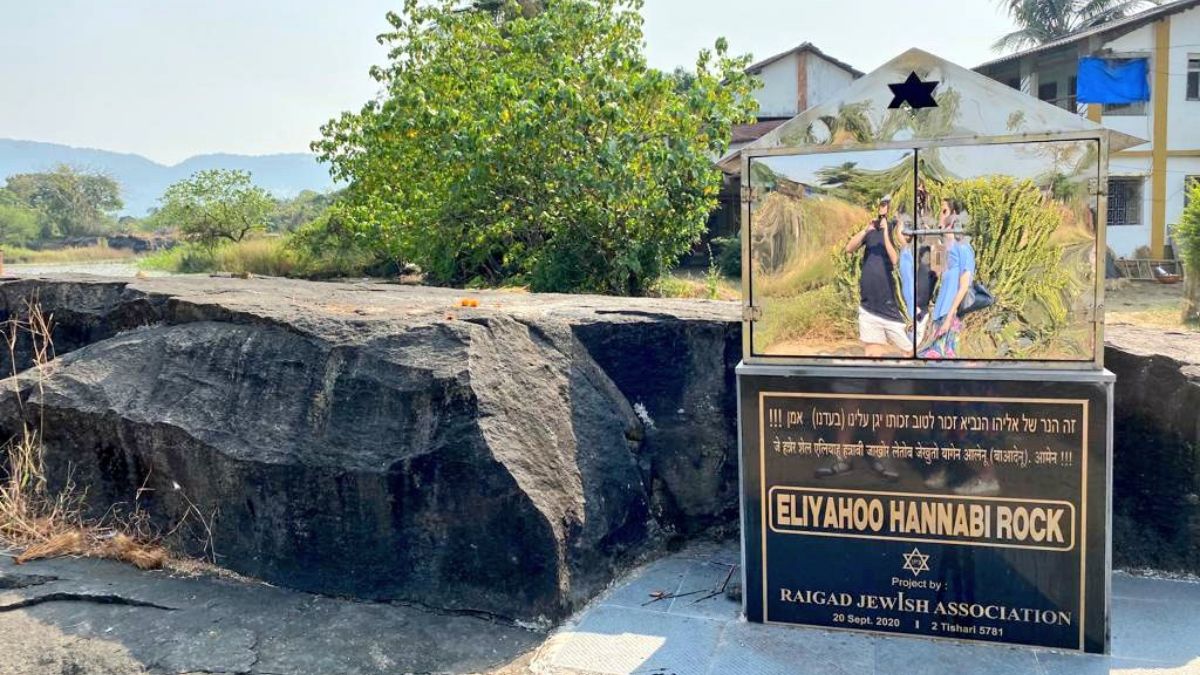 6.2 Km From Alibaug, A Rock In Maharashtra Is Considered As A Sacred One By Jews And Hindus