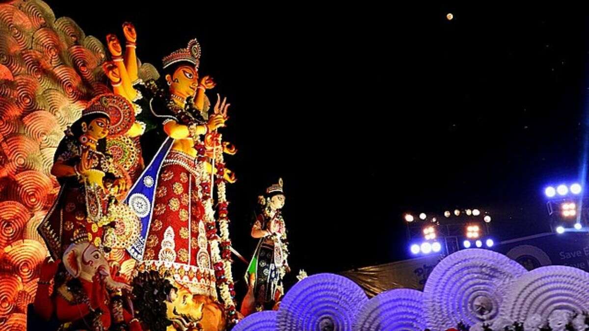 Durga Puja Over? Not Yet! There’s A Grand Durga Puja Carnival Happening At Kolkata’s Red Road