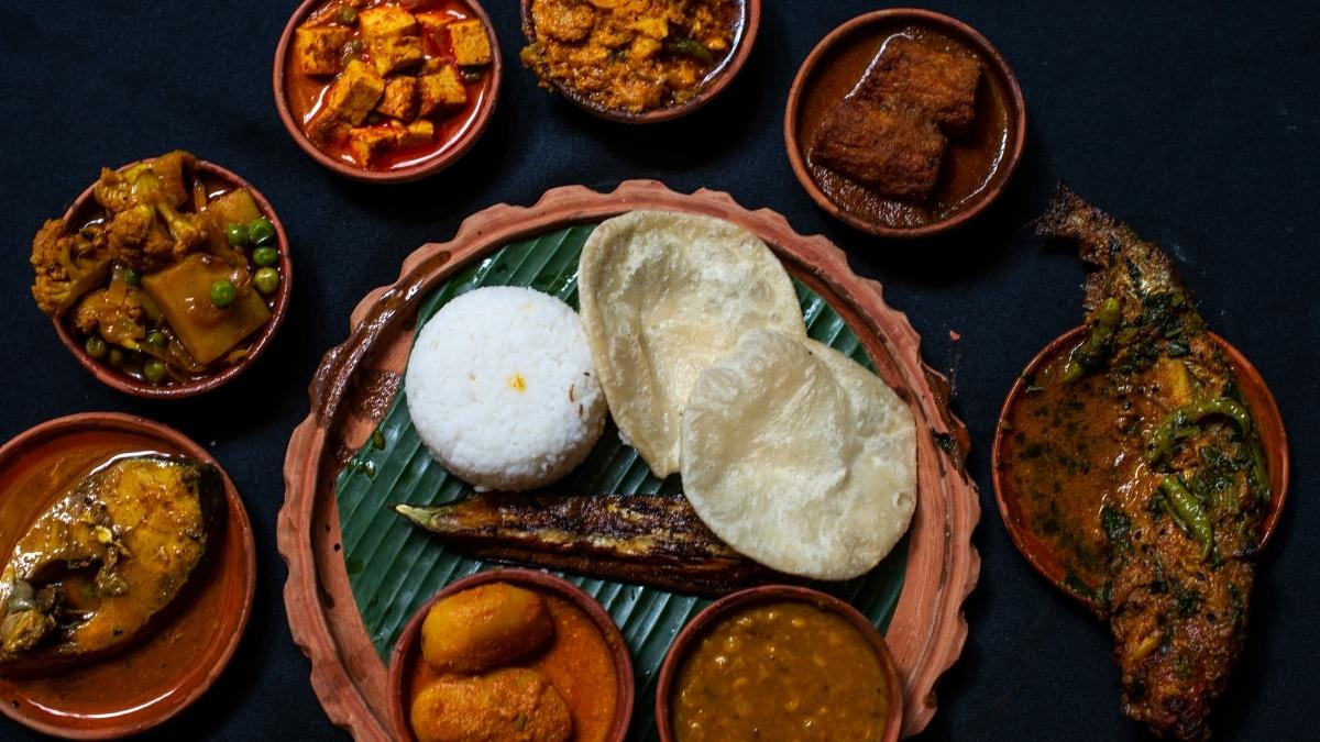 6 Home Chefs In Delhi & Mumbai Delivering Kolkata Delights At Home For Puja