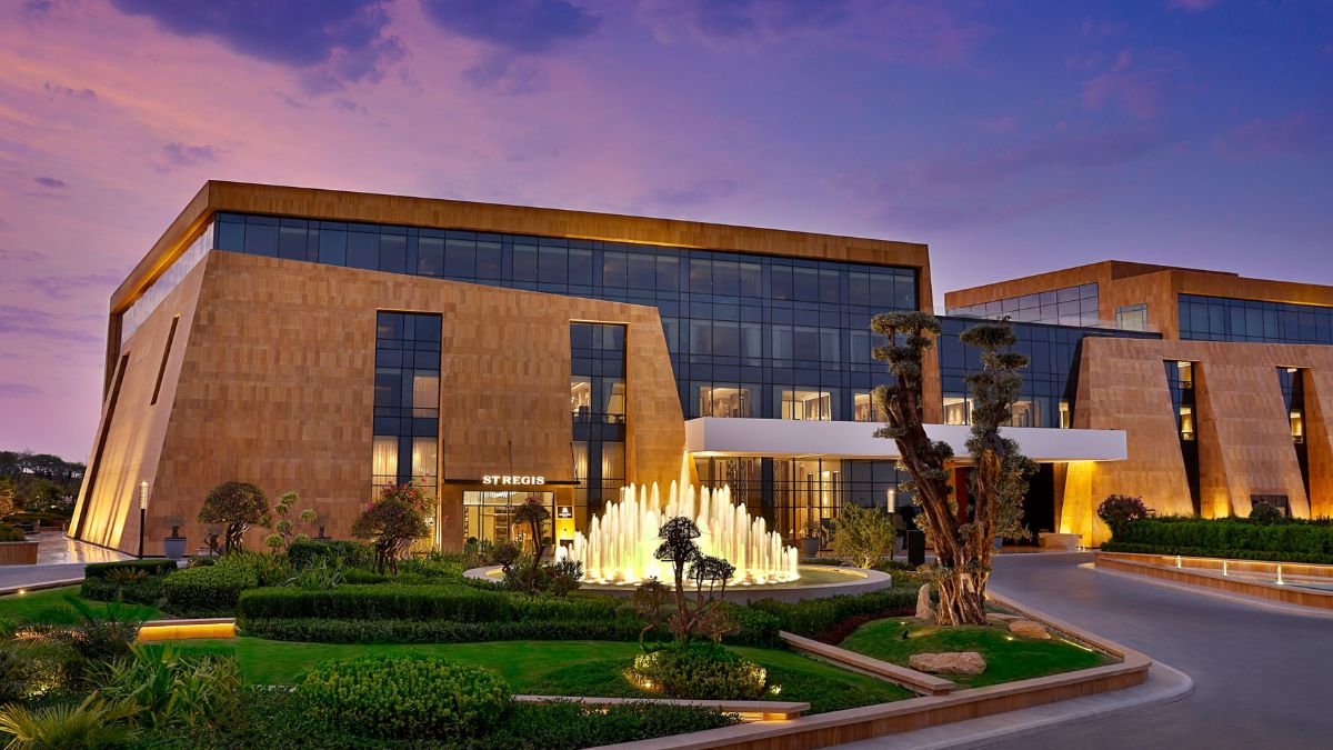Riyadh Now Has A St Regis Property Featuring 83 Keys & It’s Been Cast From Tuwaiq Mountain Stone