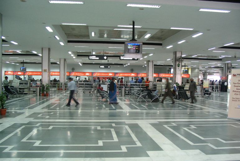 delhi airport stealing