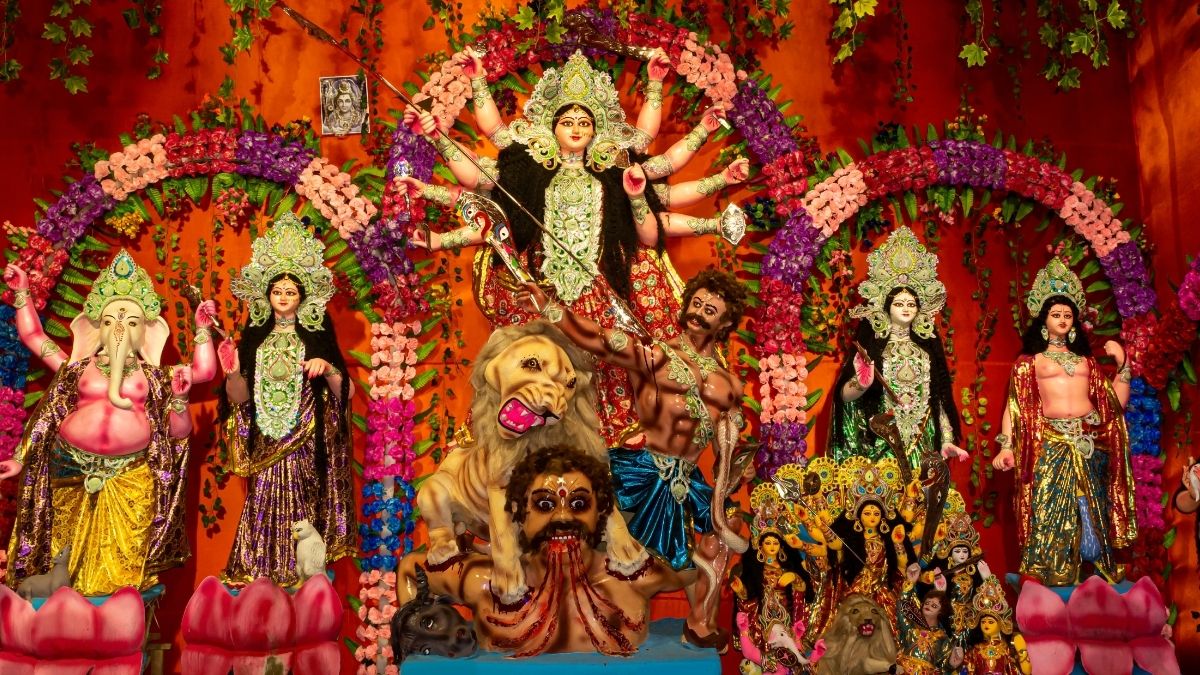 5 Oldest & Iconic Mumbai Durga Puja Pandals In Mumbai To Go Pandal Hopping