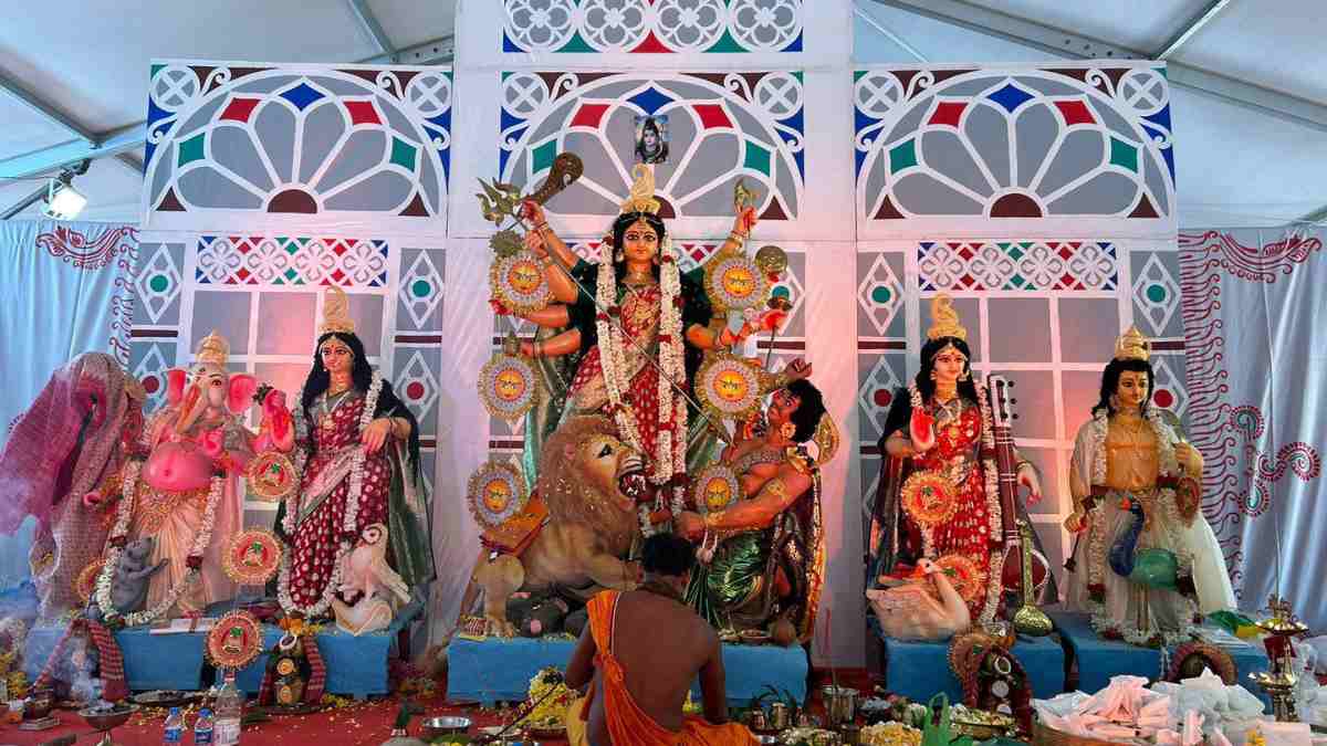 Durga Puja 2025: 10 Bengaluru Pandals To Visit For Stunning Idols, Live Music, Bengali Food & Shopping