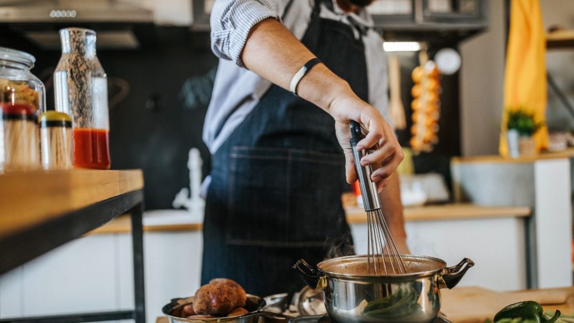 Men Cooking Roles Do Men Cook At Home? Yes, 80% Of Men Are Turning To AI For Cooking ...