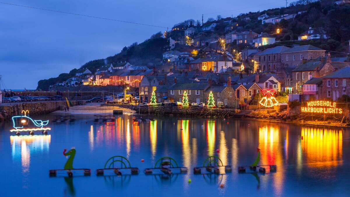 UK’s Mousehole Attracts Tourists Who Travel Thousands Of Miles Just To Witness Christmas Lights