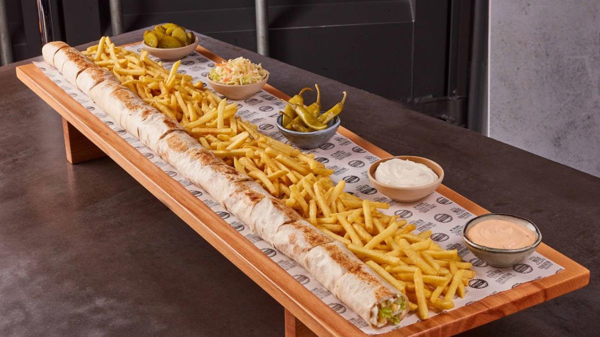 Abu Dhabi Folks, Go Finish This 1-Metre Shawarma At Operation:Falafel For Just AED99