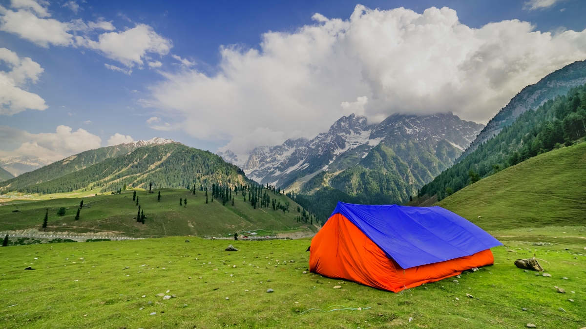 From Desert To Snowy Peaks, Bookmark These 8 Best Winter Camping Sites In India