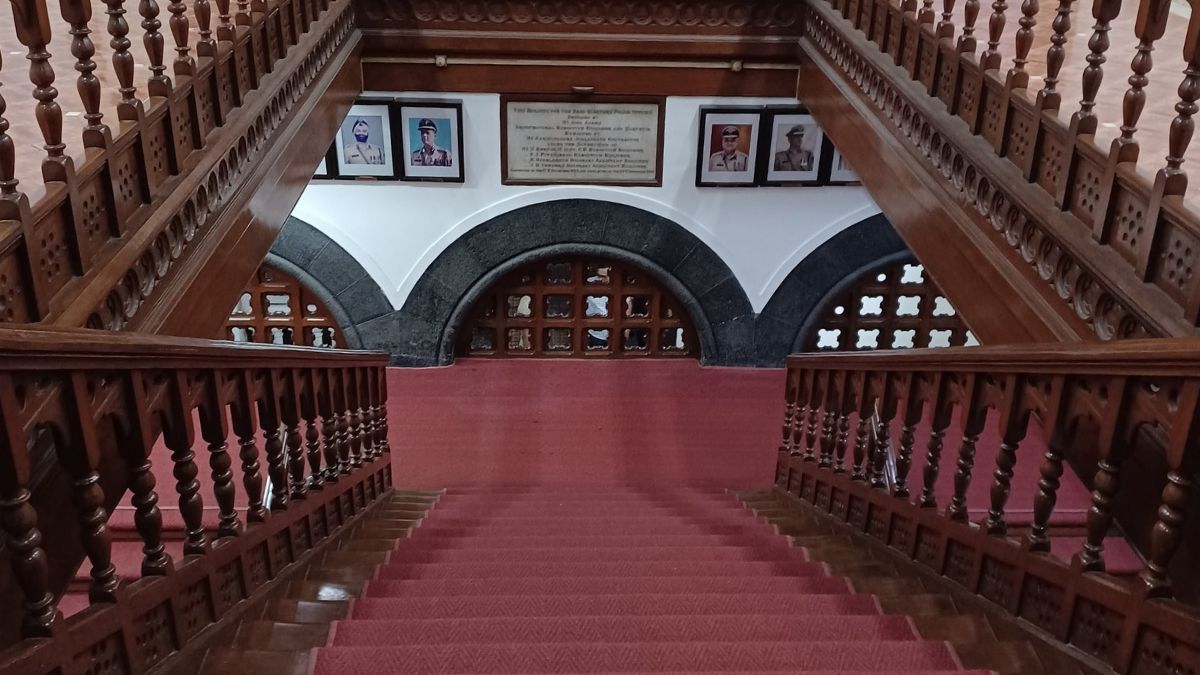 An Unassuming Staircase & The Father Of Modern-Day Mumbai Police, Here’s What Binds Them Together