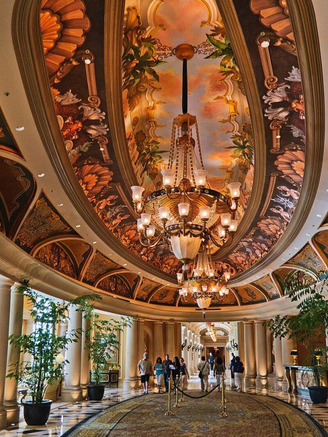 7 Beautiful Hotel Lobbies To Check Out In UAE