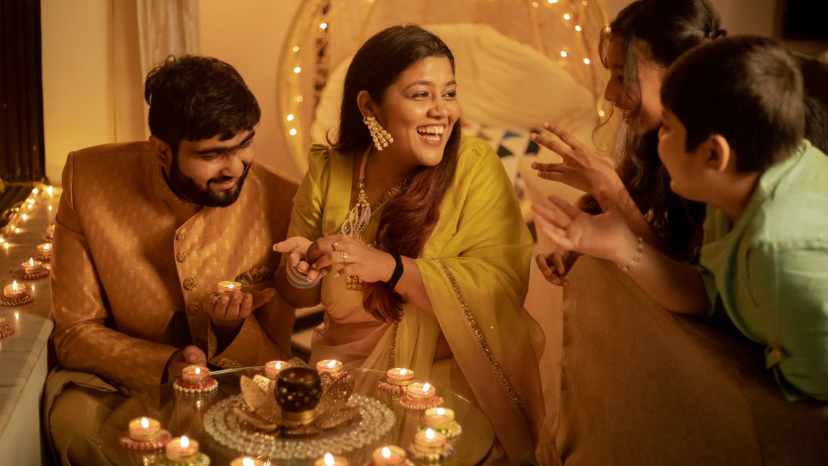 Here’s How NRIs Celebrate Diwali Across The Globe!