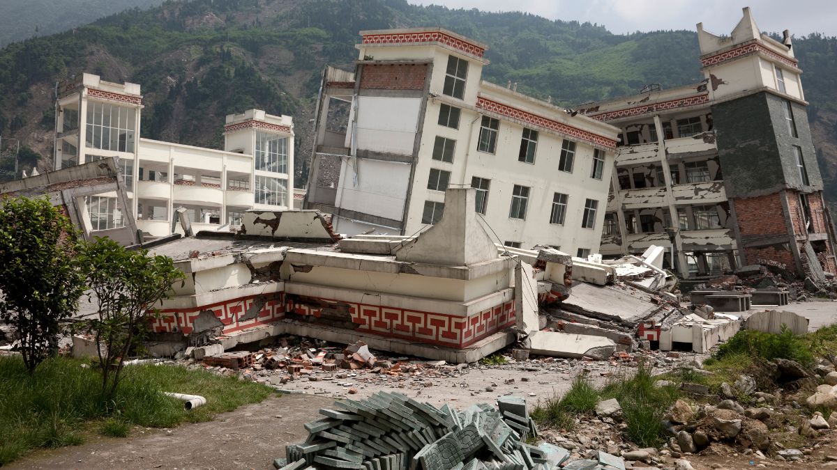 A 6.4 Magnitude Earthquake Jolts Nepal, More Than 100 Lives Lost; Tremors Felt Till Delhi, Noida