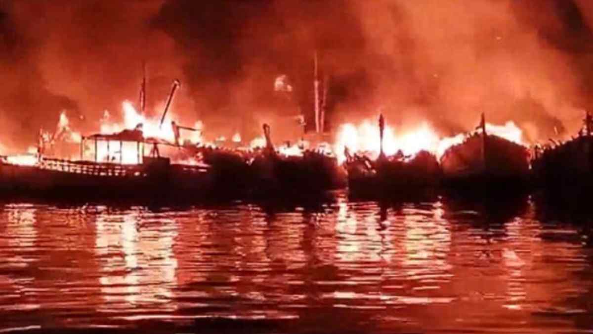 Andhra Pradesh: Fire Breaks Out At Vishakapatnam Leaving 40 Boats Charred; Loss Over ₹30 Crore
