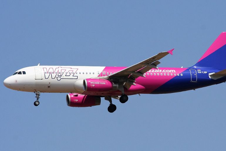 wizz air flight italy to india
