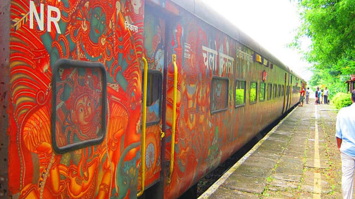 77-YO & 71-YO Fined On Rajdhani Express Even With Valid Tickets; Son Files Complaint & Wins ₹40K