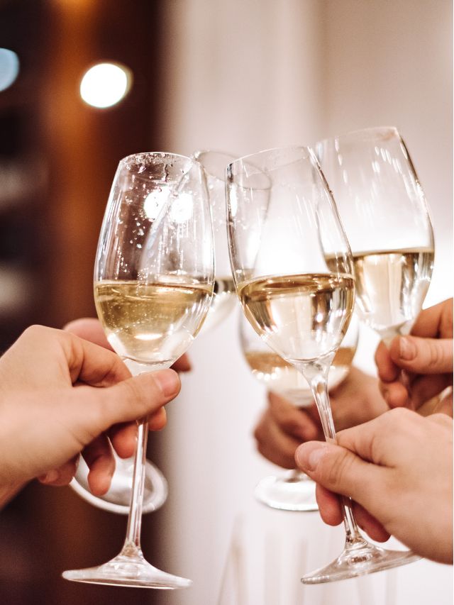 Raise A Toast To These 6 Sparkly Champagne Cocktails On New Year’s Eve