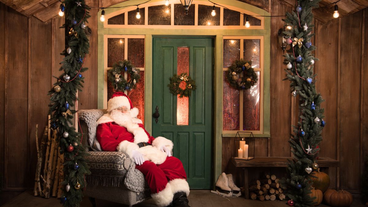 Santa Claus Really Lives In The North Pole? Nah! 4 Homes Of Santa Claus From Around The World