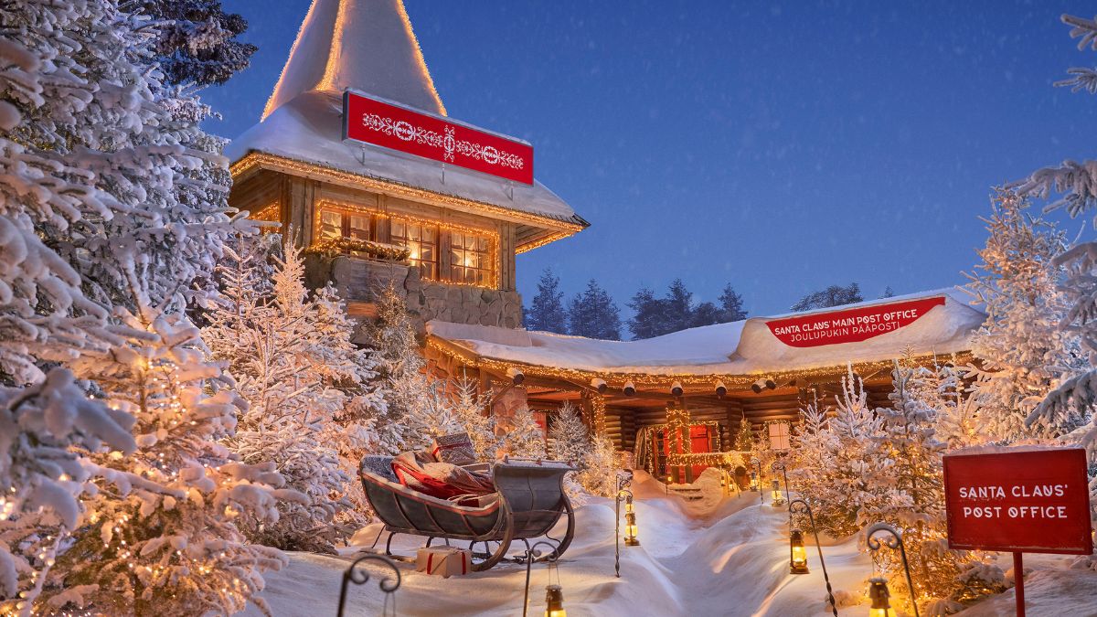 Stay At Santa’s Cabin For FREE & Spend Holly Jolly Days At Santa’s Official Post Office In Finland; Here’s How