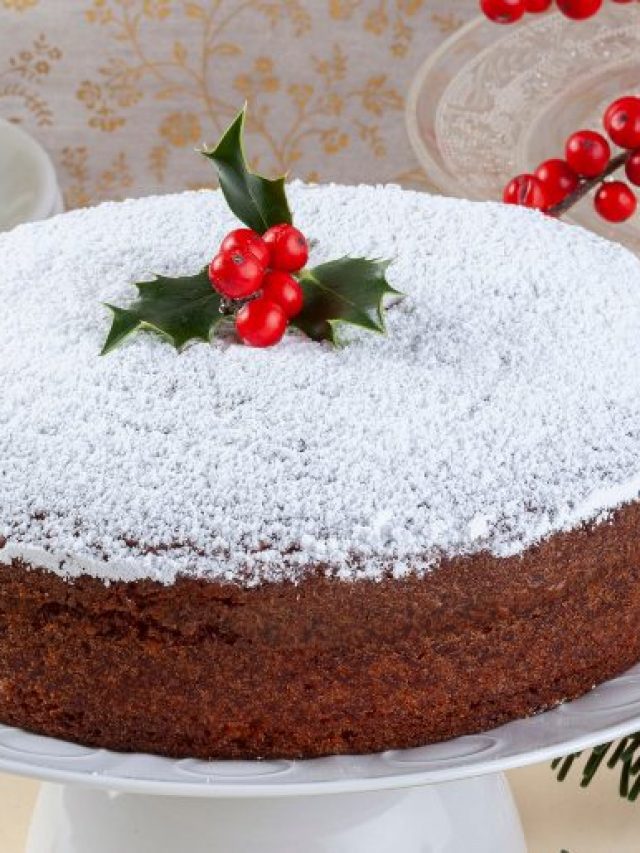 5 Famous & Traditional Christmas Desserts From Around The World