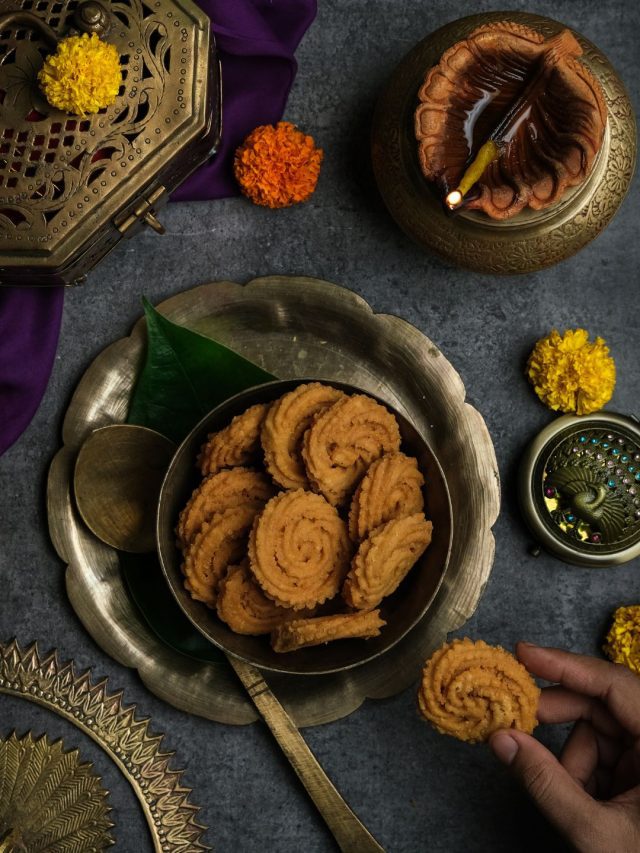 Make These Crunchy Murukku At Home For A Delicious Christmas Treat