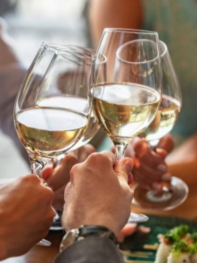 6 Best Types Of Wines To Pair With Your Scrumptious Christmas Dinner