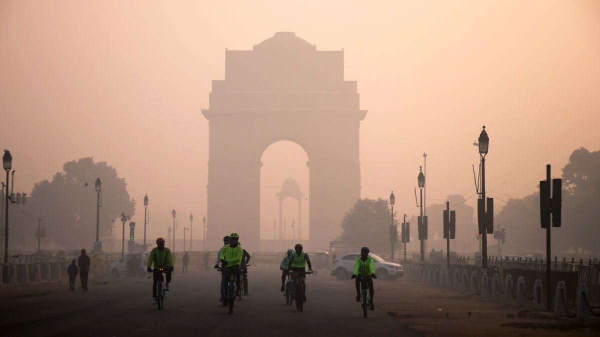 IMD Issues Dense Fog Advisory For Delhi, Punjab, UP & Other Parts Of North India