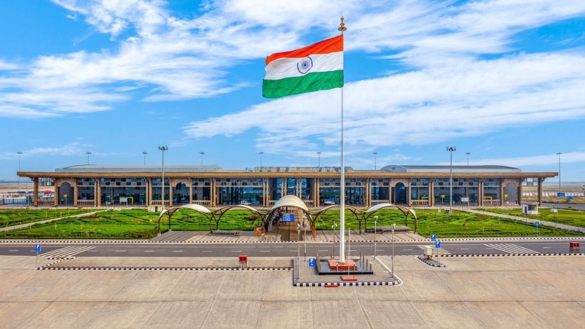 surat airport terminal