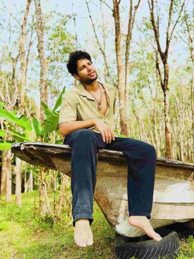 Siddhant Chaturvedi Is Vacaying Somewhere And We Wanna Know Where