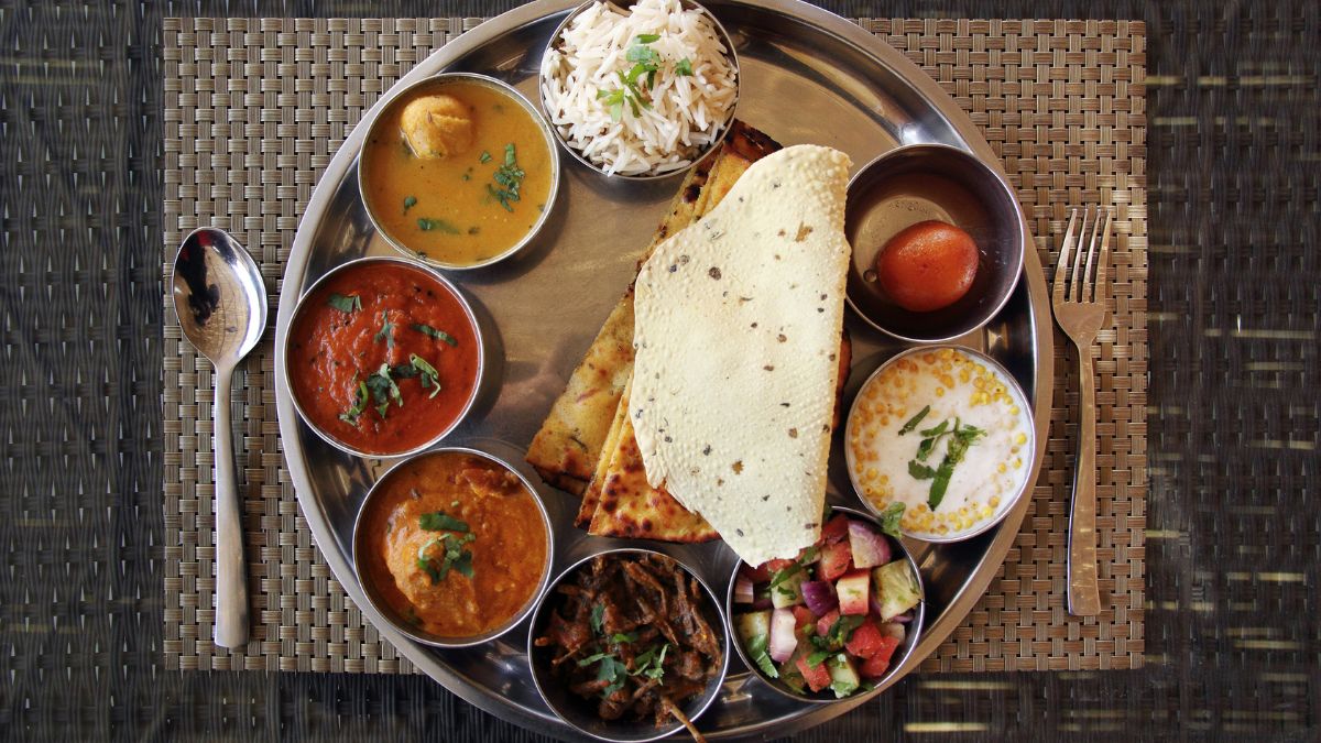 Visiting Ayodhya? Check Out These 5 Best Veg Family Restaurants For A Hearty Meal