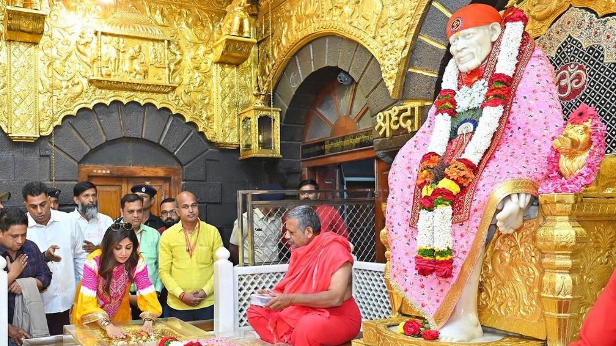 Shilpa Shetty On A Spiritual Trip, Visits Shirdi, Shani Shingnapur & Trimbakeshwar Shiva Temple