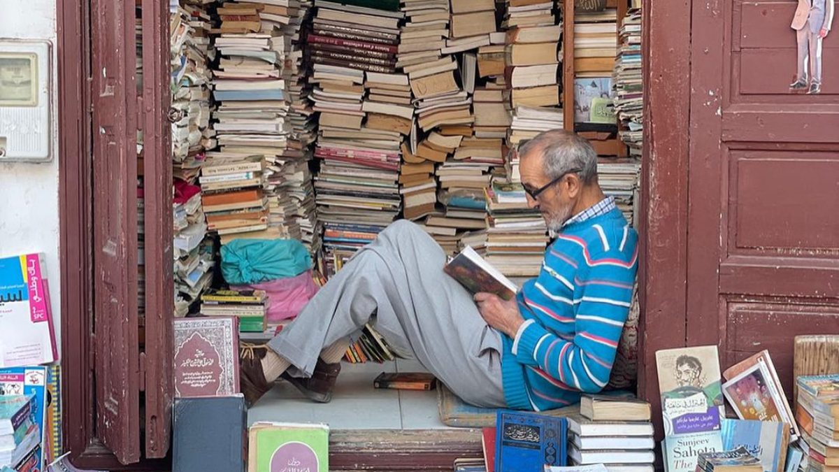 This 70+ YO Man In Morocco Sits And Reads For Hours Everyday At His Bookstore In Rabat!