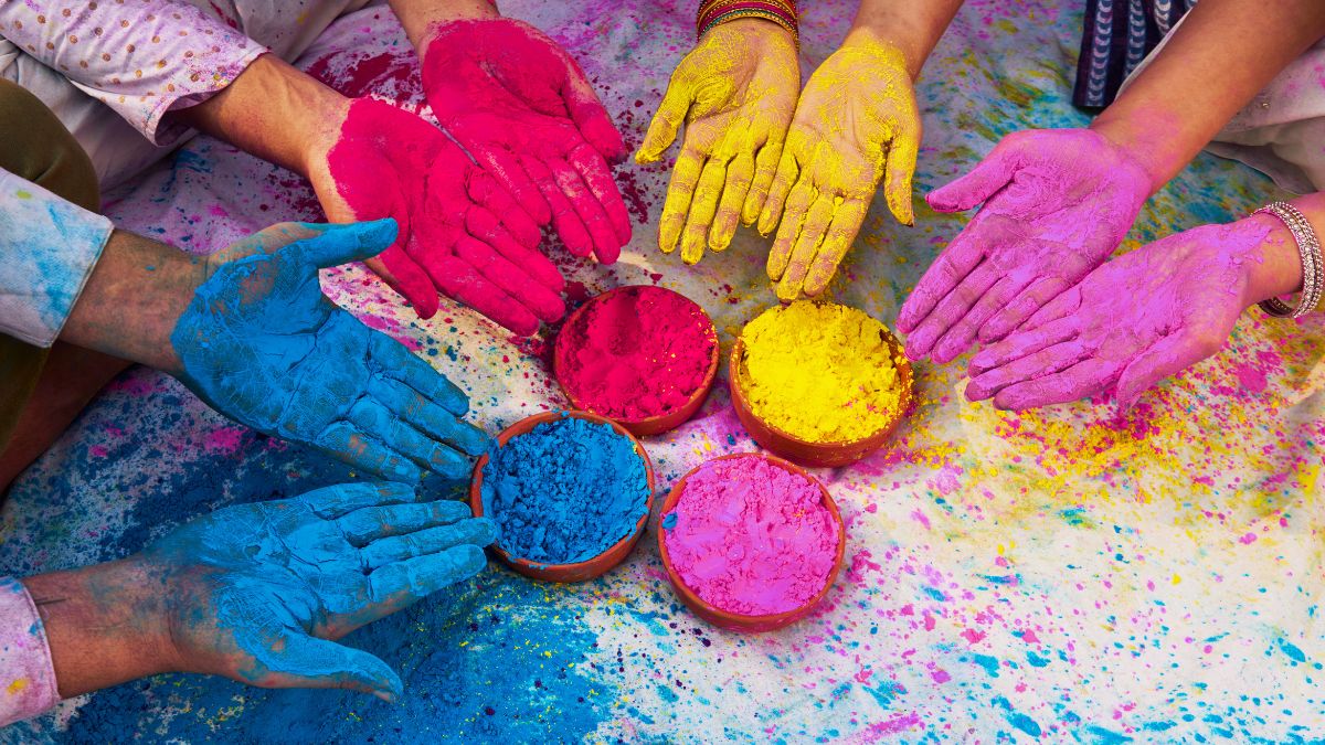 Blinkit, Zepto & Swiggy Instamart Saw Record Sales On Holi; Gulaal, Sweets & Pichkaris Help Sales Surge On Holi-Day!