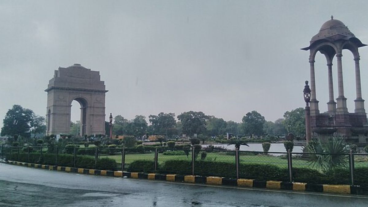 Light Rainfall & Cloudy Skies Likely In Delhi-NCR; All You Need To Know About Weather Updates