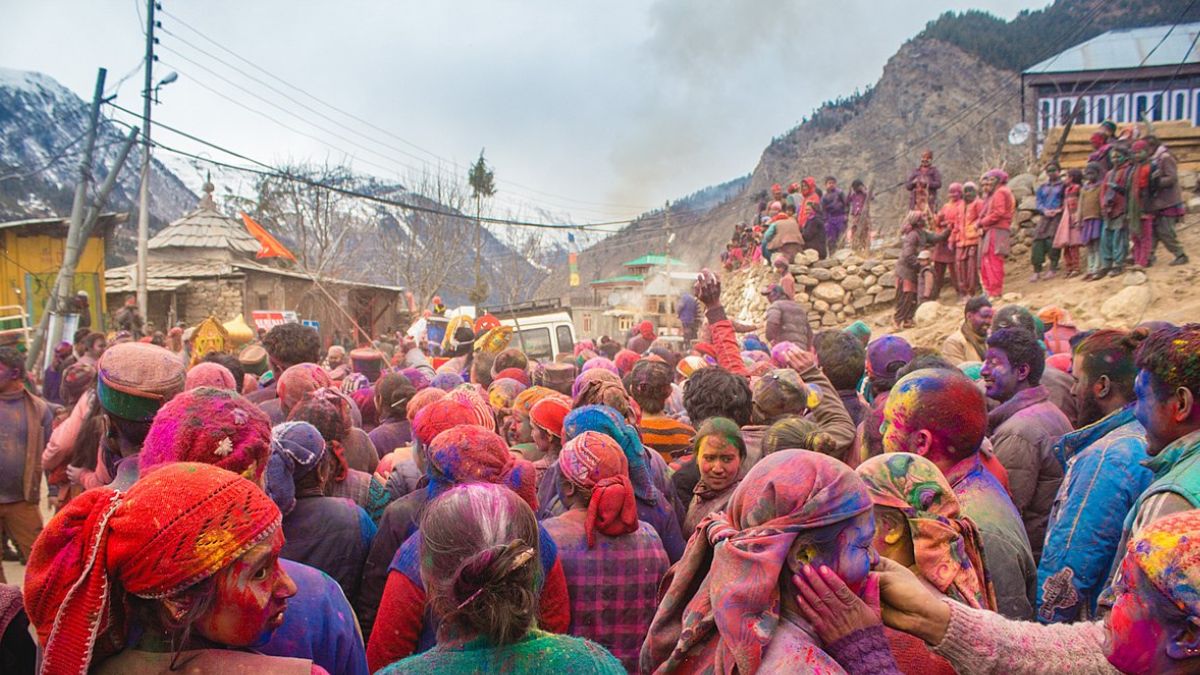 A 4-Day Holi Tradition, Himachal’s Sangla Valley Celebrates With Vibrant Ramayana Traditions