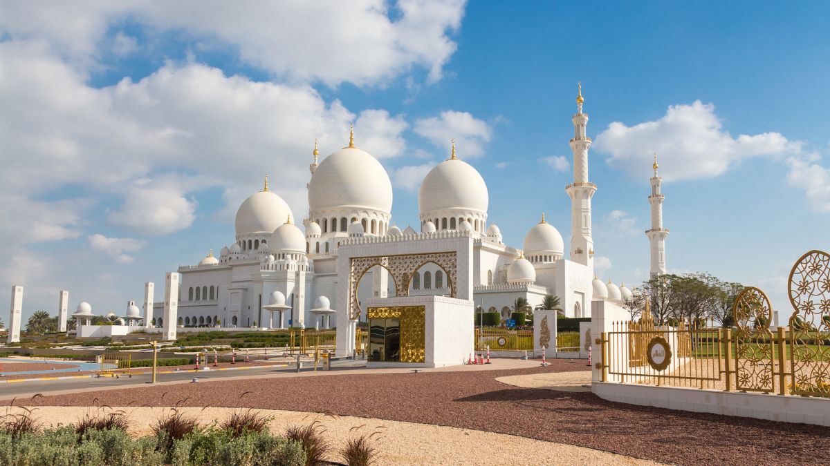 This Ramadan, Abu Dhabi’s Sheikh Zayed Grand Mosque Anticipates 600,000 Global Visitors