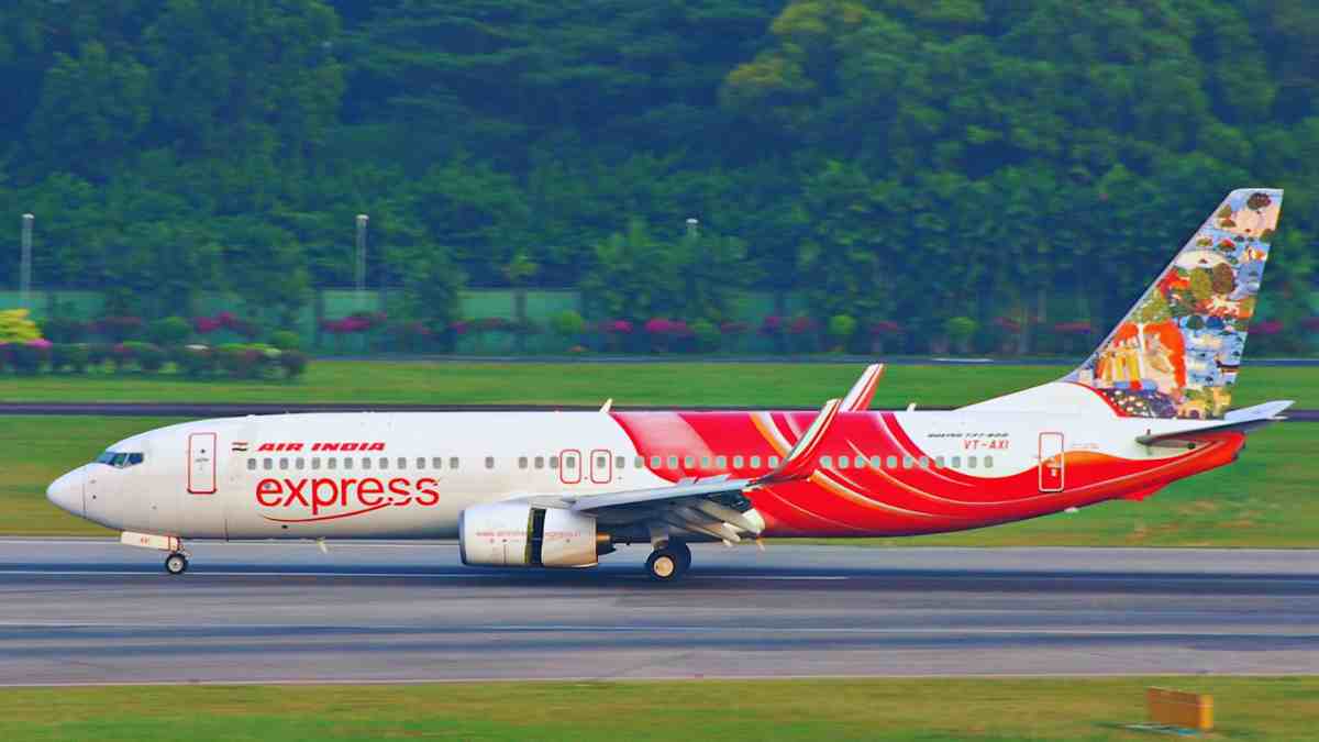 Air India Express Srinagar-Bound Flight Makes 2 Terrifying Failed Landing Attempts; Passengers Started Crying 