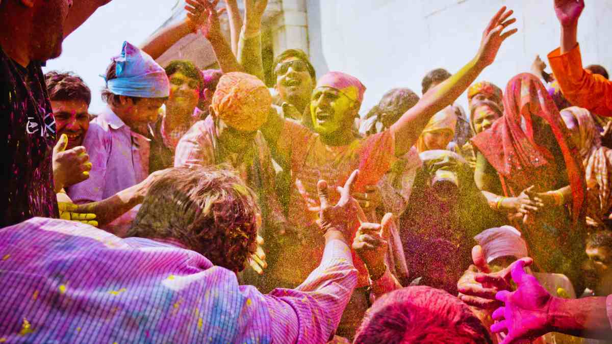 Despite Water Crisis, Bengaluru Hotels Organise Pool Parties & Rain Dance For Holi; Residents Demand Ban On Holi Parties