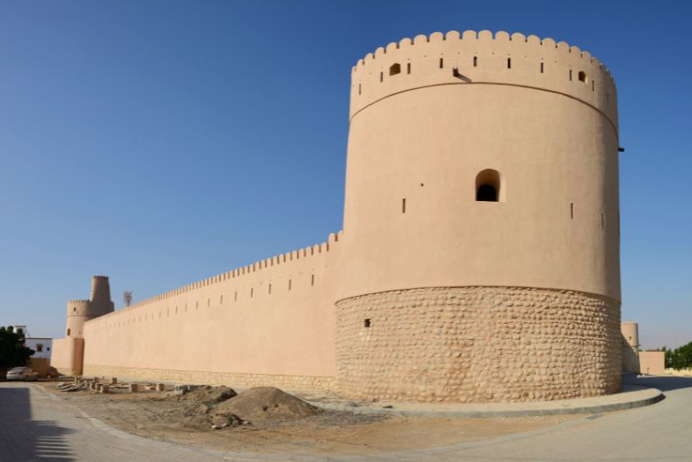 Bilad Sur Castle, Historical Places In Oman