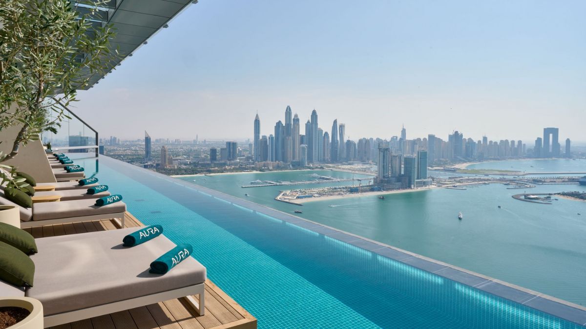 For AED 475, Experience The Exclusive Hot Yoga & Ice Bath Workshop At AURA SKYPOOL