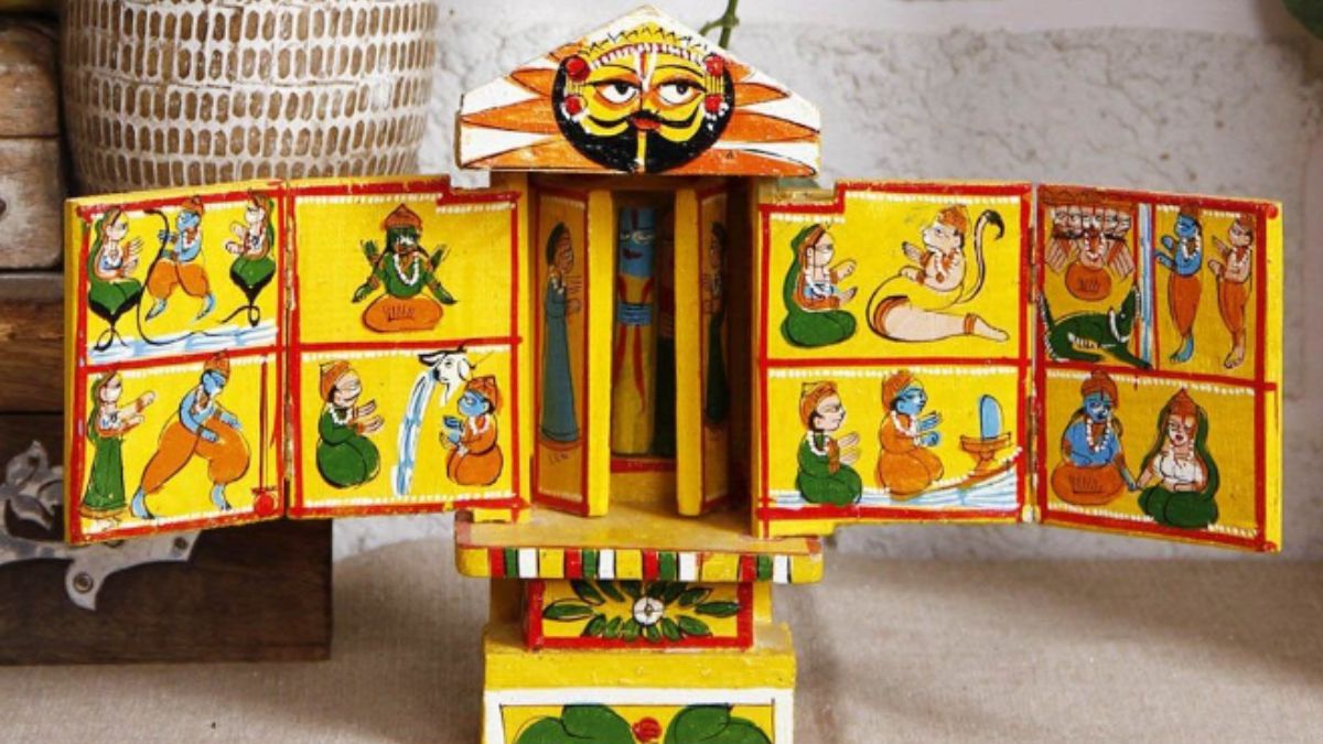 Stories In A Box: How Kavad Kathas In Their Vibrant Wooden Boxes Weave Magic Wherever They Go